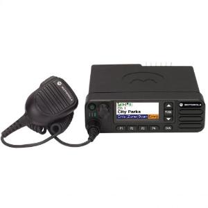 MOTOROLA Mobile Radio 403- 470M XiR M8668i UHF 40W